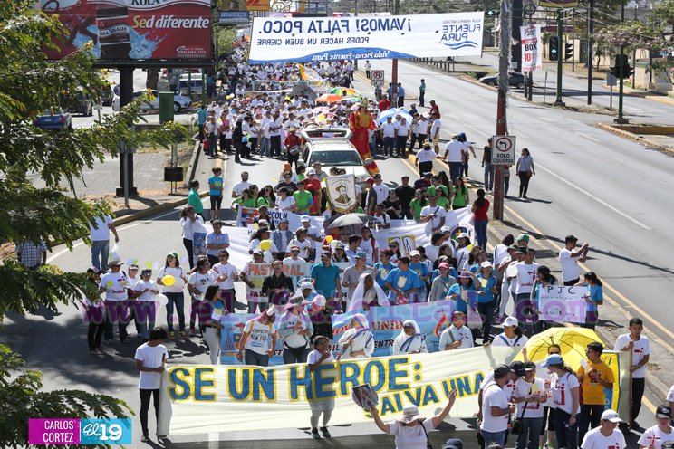 Miles participan en caminata “Si Quieres la Paz Defiende la Vida”